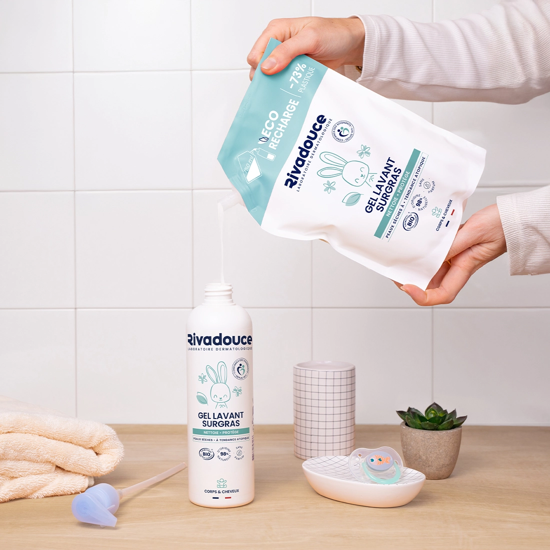 Lot flacon 500ml + recharge 1000ml gel lavant surgras bebe image number 0
