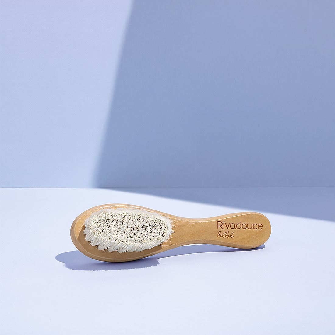 Brosse bébé image number null